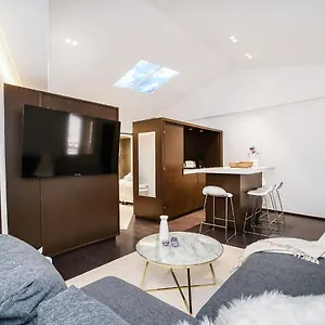 https://appartement-place-des-lices-avec-parking.fr-provencehotel.com